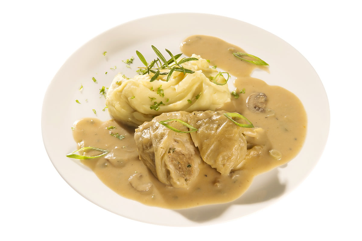 Vegetarische-Wirsingroulade-in-Champignon-Kartoffelsosse-mit-Kartoffelpueree-Clean